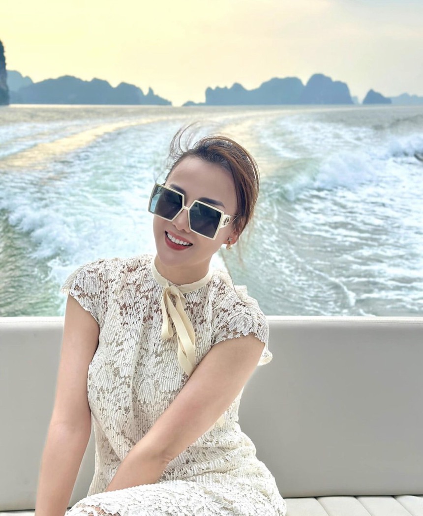 Lan Khuê để lộ biểu cảm 'khó đỡ' khi Hương Giang đòi 'hun', Trường Giang cảm thấy có lỗi khi Nhã Phương sinh con - Ảnh 4.