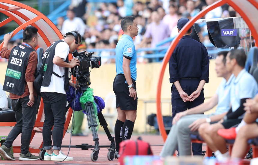 Chờ một V-League khởi sắc - Ảnh 1.