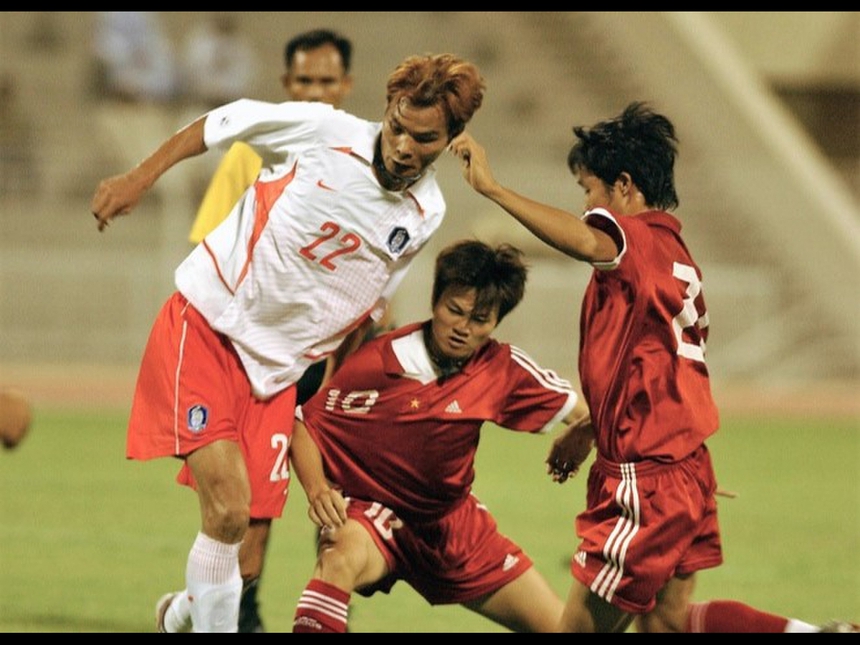 Văn Quyến tạo khoảnh khắc kinh điển cho bóng đá Việt Nam, phá lưới Hàn Quốc khiến cả châu Á sửng sốt - Ảnh 2. Văn Quyến tạo khoảnh khắc kinh điển cho bóng đá Việt Nam, phá lưới Hàn Quốc khiến cả châu Á sửng sốt - Ảnh 2.