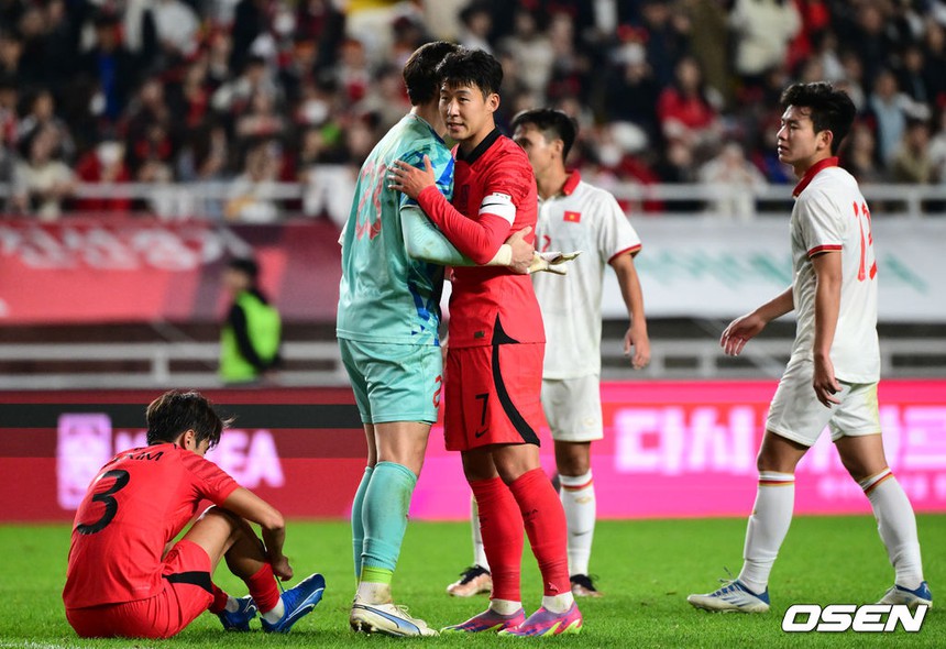 Tin nóng bóng đá Việt 18/10: Việt Nam giữ nguyên hạng FIFA, Việt Anh nhận 'tin mừng' từ FIFA - Ảnh 5. Tin nóng bóng đá Việt 18/10: Việt Nam giữ nguyên hạng FIFA, Việt Anh nhận 'tin mừng' từ FIFA - Ảnh 5.