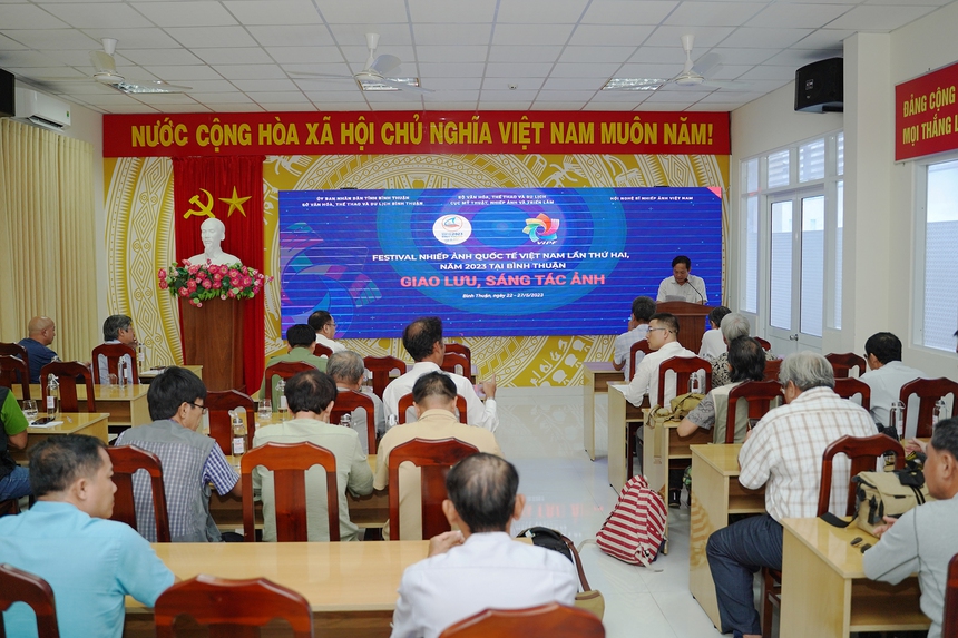 Việt Nam qua ống kính của nhiếp ảnh gia quốc tế - Ảnh 1. Việt Nam qua ống kính của nhiếp ảnh gia quốc tế - Ảnh 1.