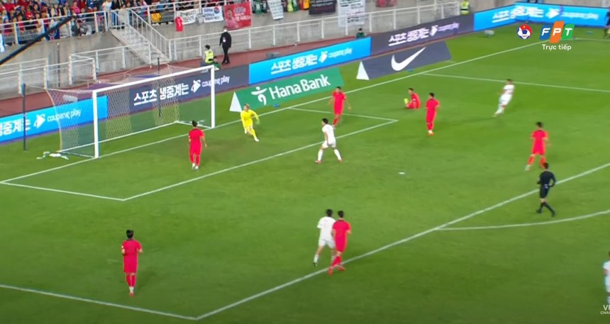 Sao HAGL đánh gót điệu nghệ ‘xâu kim’ cầu thủ Hàn Quốc, mở ra cơ hội tấn công cho ĐT Việt Nam - Ảnh 5.