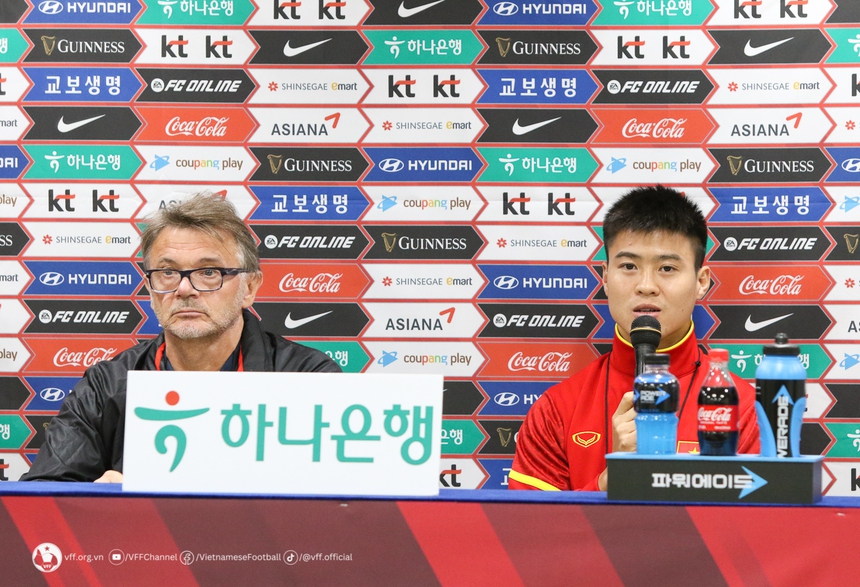 Đội hình ra sân của ĐT Việt Nam trước Hàn Quốc: Văn Lâm bắt chính, Tuấn Hải sát cánh với Hoàng Đức - Ảnh 2. Đội hình ra sân của ĐT Việt Nam trước Hàn Quốc: Văn Lâm bắt chính, Tuấn Hải sát cánh với Hoàng Đức - Ảnh 2.