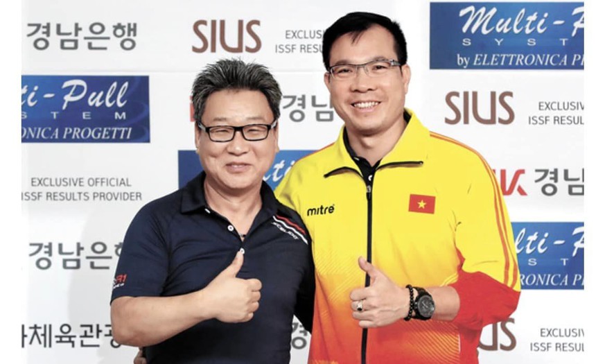Tin nóng bóng đá tối 19/10: Chuyên gia Hàn Quốc bị 'lãng quên' trong lễ khen thưởng của bắn súng Việt Nam - Ảnh 2.