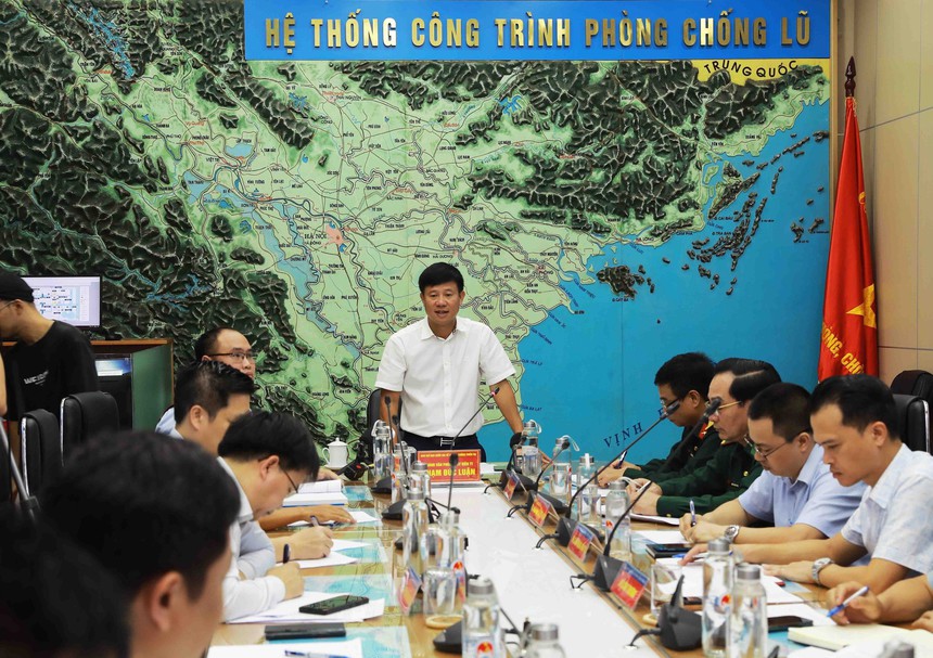 Ứng phó với bão số 5: Thông báo các phương tiện trên biển không di chuyển vào khu vực nguy hiểm - Ảnh 1.