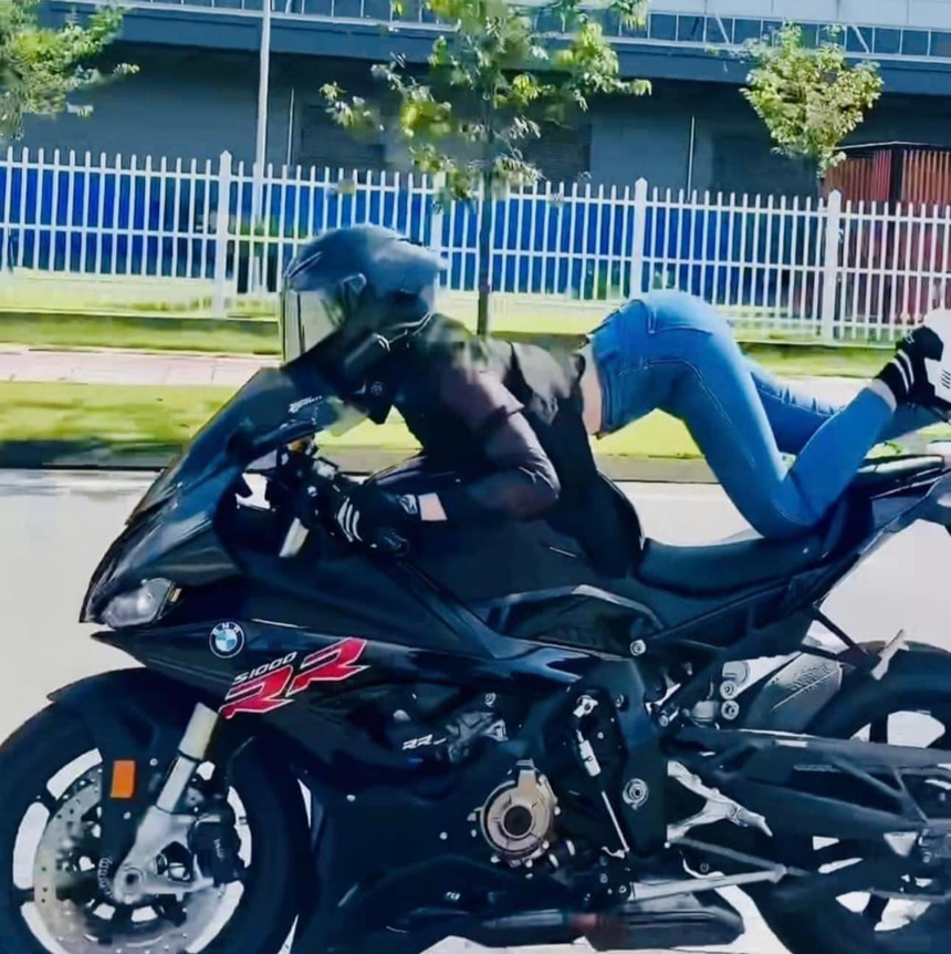 Ngọc Trinh bị khởi tố, bắt giam vì gây rối trật tự công cộng, sử dụng tài liệu giả của cơ quan nhà nước - Ảnh 4.