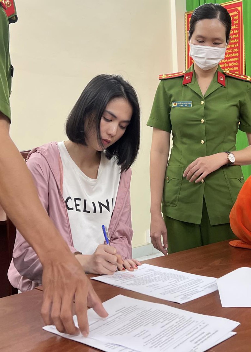 Ngọc Trinh bị khởi tố, bắt giam vì gây rối trật tự công cộng, sử dụng tài liệu giả của cơ quan nhà nước - Ảnh 2.