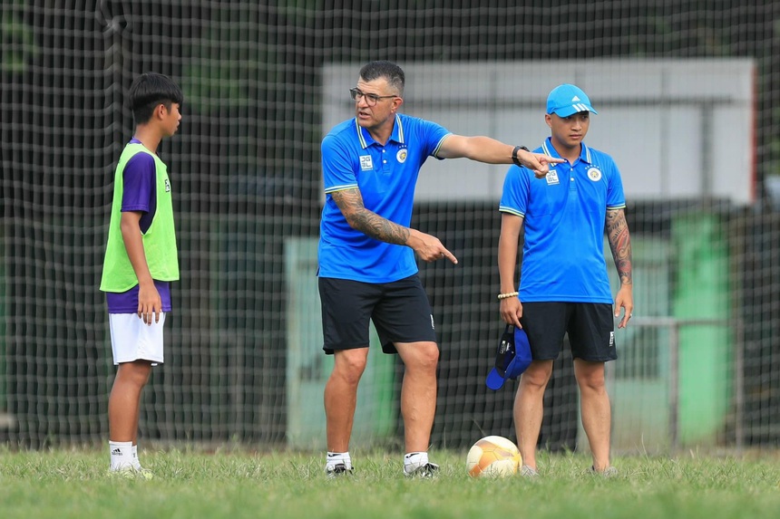 Tin nóng bóng đá Việt tối 19/10: CLB CAHN bị giảm giá trị đội hình, Huỳnh Như dự vòng loại Olympic - Ảnh 4.