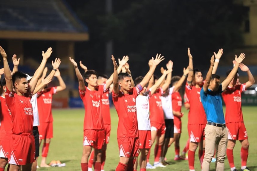 4 CLB công khai săn Cúp vô địch V-League 2023/24, có tên 'đại gia' mới nổi trả lương cầu thủ Việt như ngoại binh - Ảnh 2. 4 CLB công khai săn Cúp vô địch V-League 2023/24, có tên 'đại gia' mới nổi trả lương cầu thủ Việt như ngoại binh - Ảnh 2.