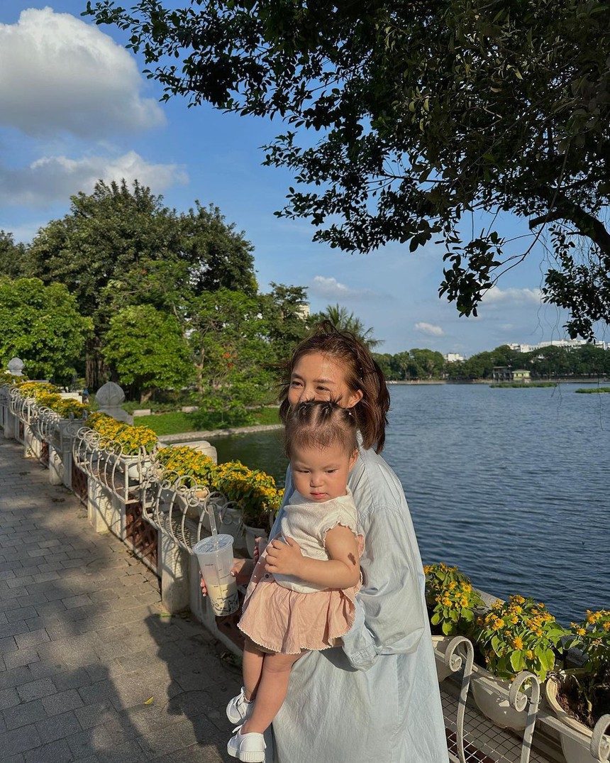 Mẹ con Salim mách nước tuyệt chiêu lên đồ đồng điệu - Ảnh 2.