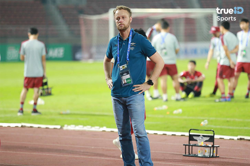 Đội trưởng ĐT Việt Nam ghi bàn đánh bại đội bóng Thái Lan, khiến HLV Polking phải khen ngợi và thừa nhận sự thật phũ phàng - Ảnh 5.