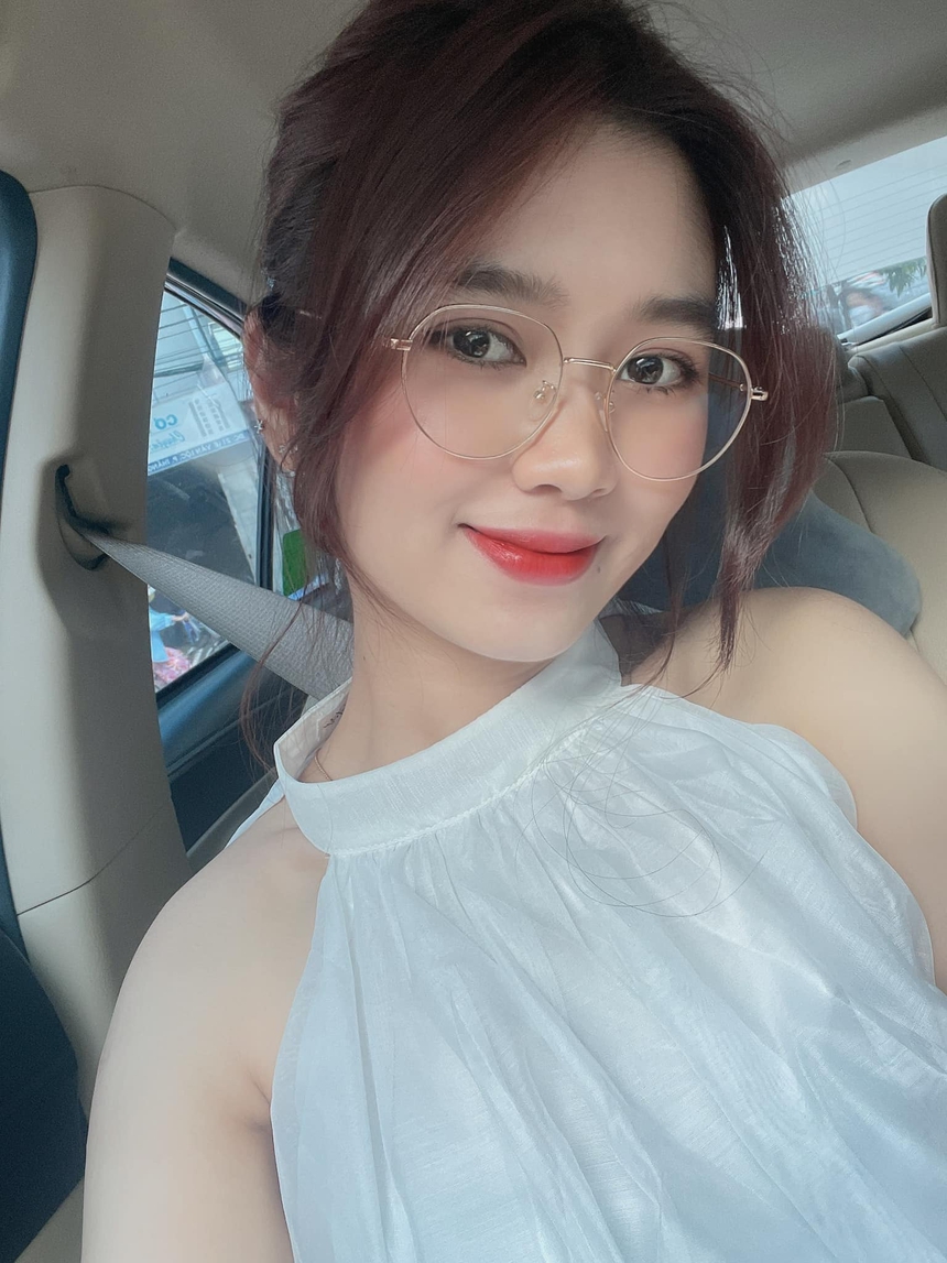 Đội phó CLB CAHN bất ngờ tung ảnh vợ sắp cưới, nhan sắc cô dâu khiến người hâm mộ trầm trồ - Ảnh 7.