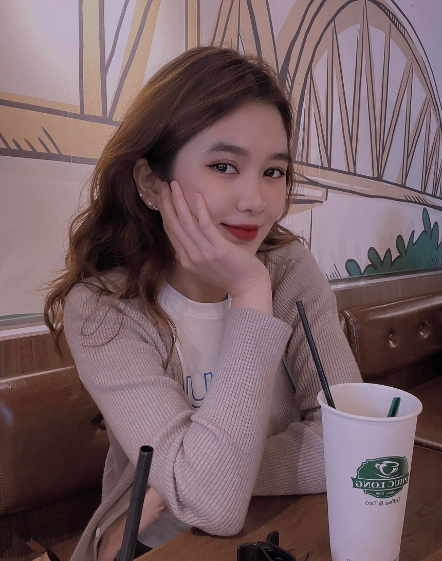 Đội phó CLB CAHN bất ngờ tung ảnh vợ sắp cưới, nhan sắc cô dâu khiến người hâm mộ trầm trồ - Ảnh 9.