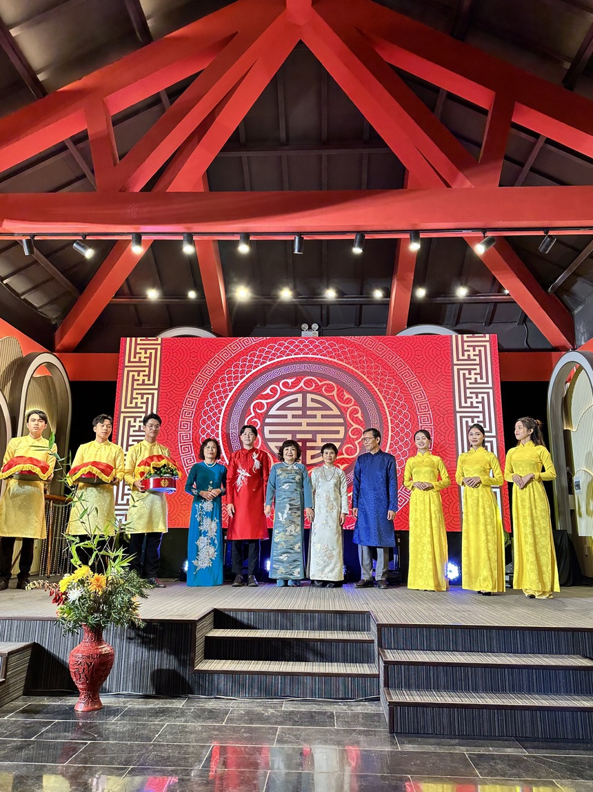 Tái hiện đám cưới trên sân khấu 'Câu chuyện tình yêu Việt - Nhật' - Ảnh 2.