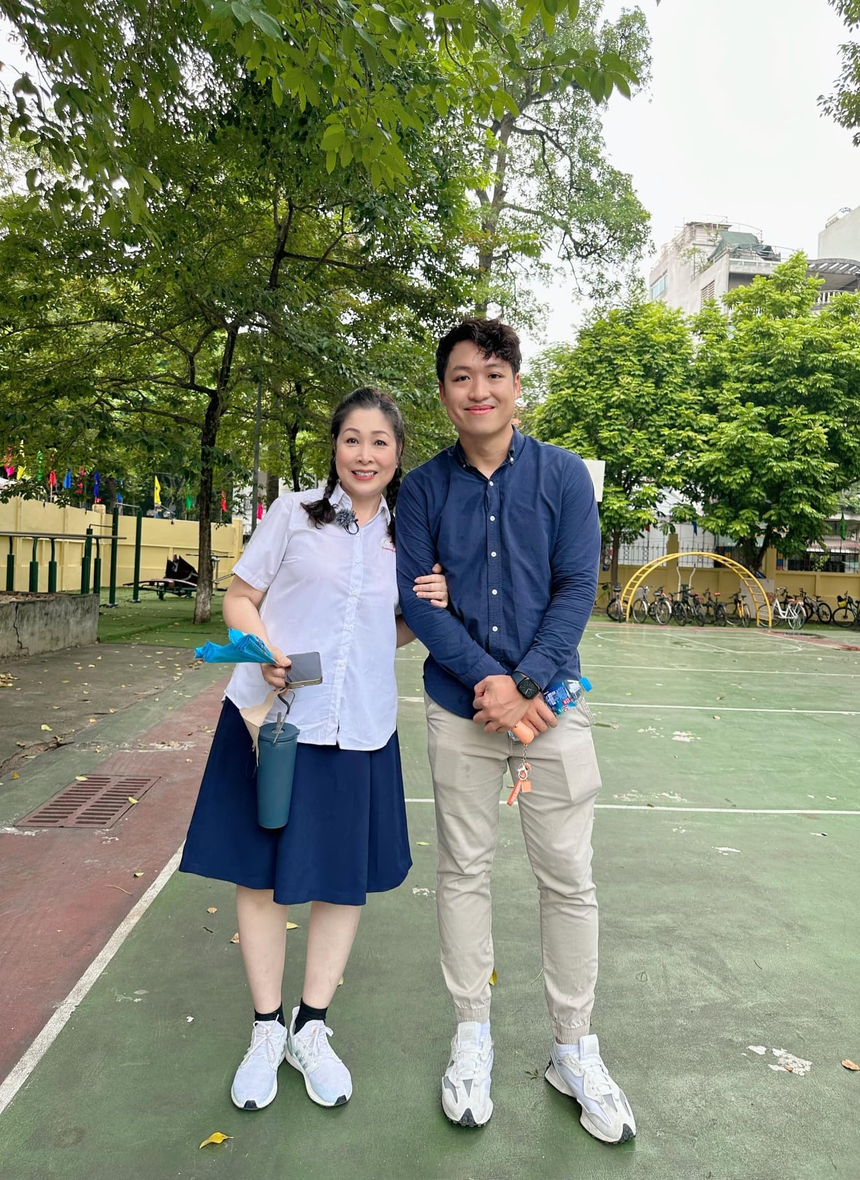 Sao Việt 2/10: Kỳ Duyên gây tranh cãi khi 'thả rông', Binz xúc động khi đọc thư Châu Bùi gửi - Ảnh 6.