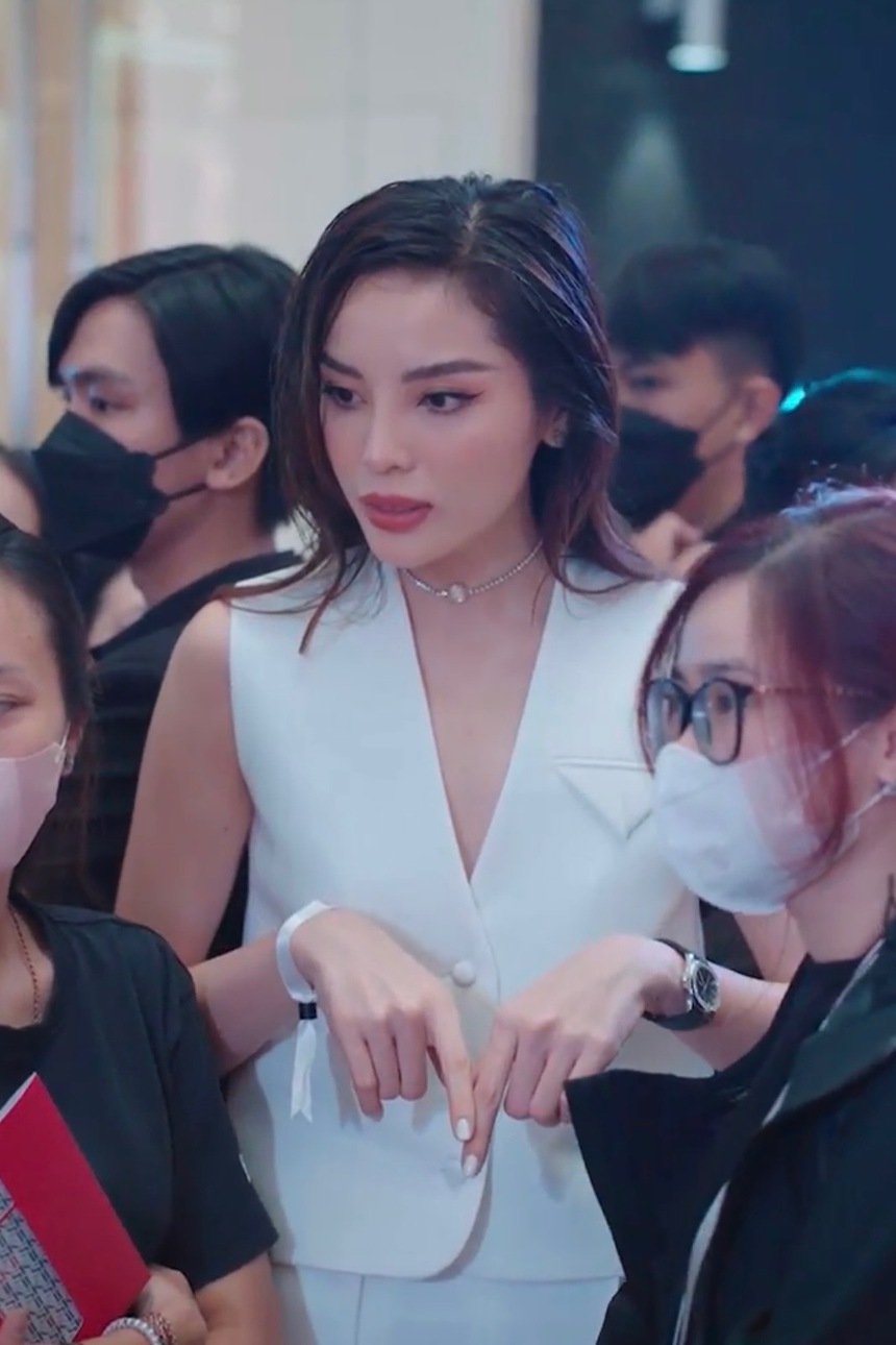 Minh Hằng tái xuất sau sinh con đầu lòng, nhan sắc "chặt chém" cả dàn hậu Việt - Ảnh 5.