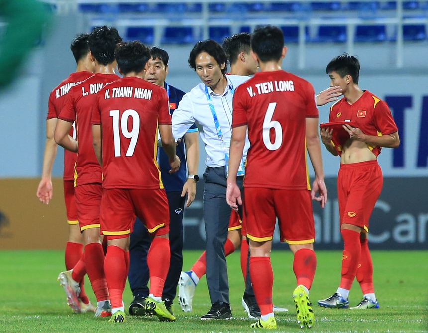 Trận cầu kinh điển đưa HLV Gong Oh Kyun trở thành tên tuổi được săn đón bậc nhất V-League - Ảnh 4.