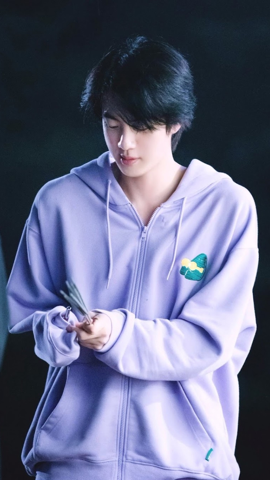 7 câu nói hay của Jin BTS khích lệ mọi người sống vô tư và tích cực hơn - Ảnh 3.