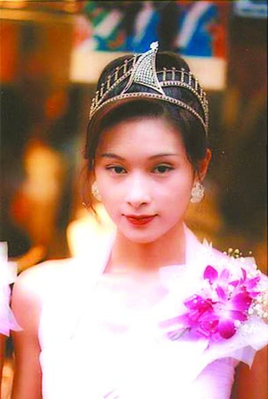 Dương Cung Như: Sự nghiệp tiêu tan vì scandal 'người thứ ba', nhan sắc U50 gây sốt - Ảnh 1. Dương Cung Như: Sự nghiệp tiêu tan vì scandal 'người thứ ba', nhan sắc U50 gây sốt - Ảnh 1.