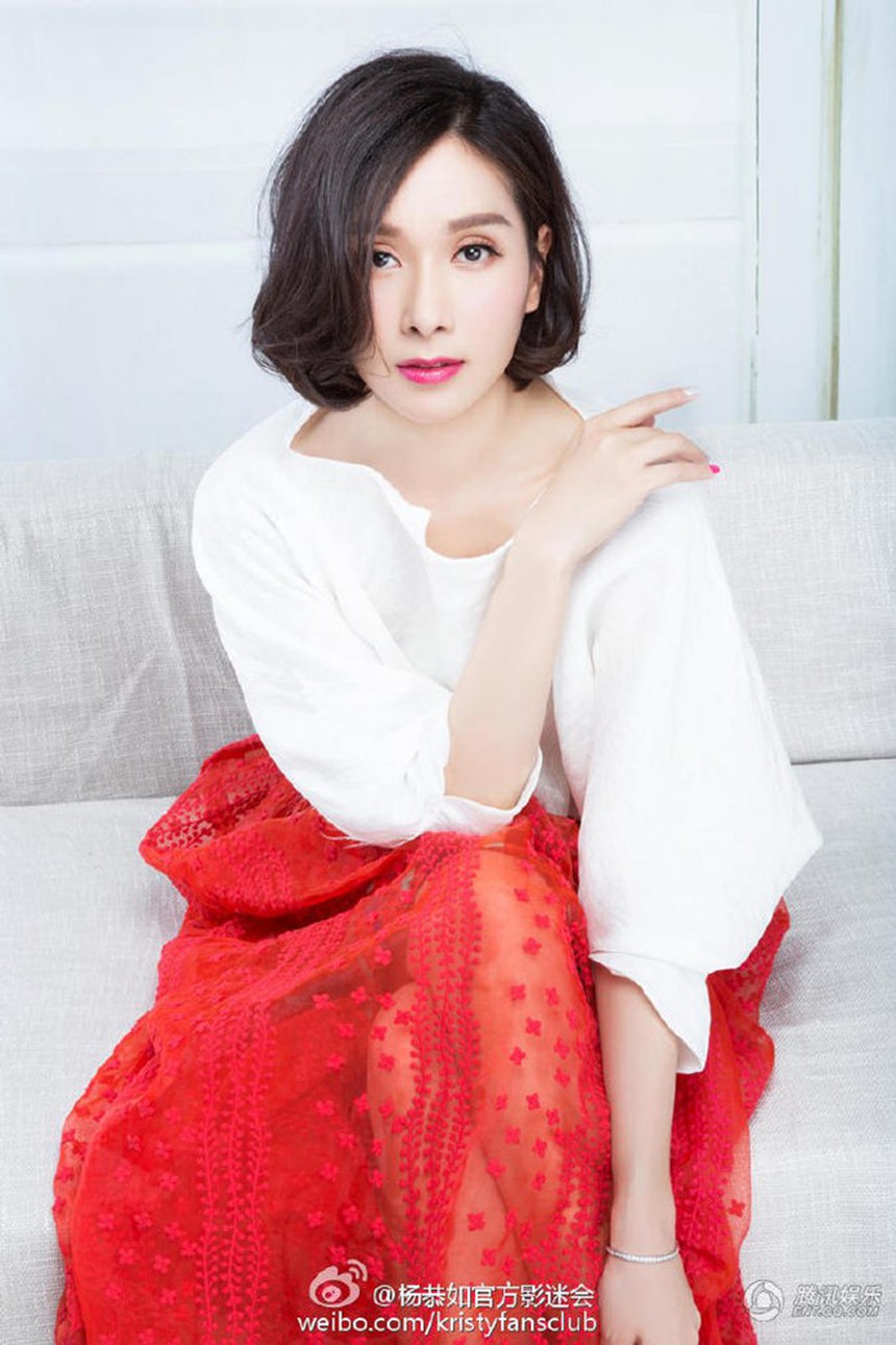 Dương Cung Như: Sự nghiệp tiêu tan vì scandal 'người thứ ba', nhan sắc U50 gây sốt - Ảnh 6. Dương Cung Như: Sự nghiệp tiêu tan vì scandal 'người thứ ba', nhan sắc U50 gây sốt - Ảnh 6.