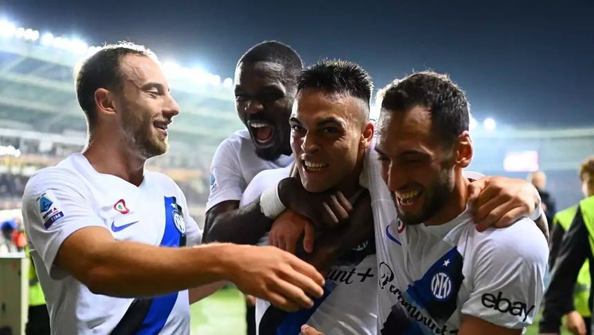 Inter Milan 'lột xác' ngoạn mục trong hiệp 2, đánh chiếm vị trí đầu bảng Serie A từ đại kình địch - Ảnh 3.