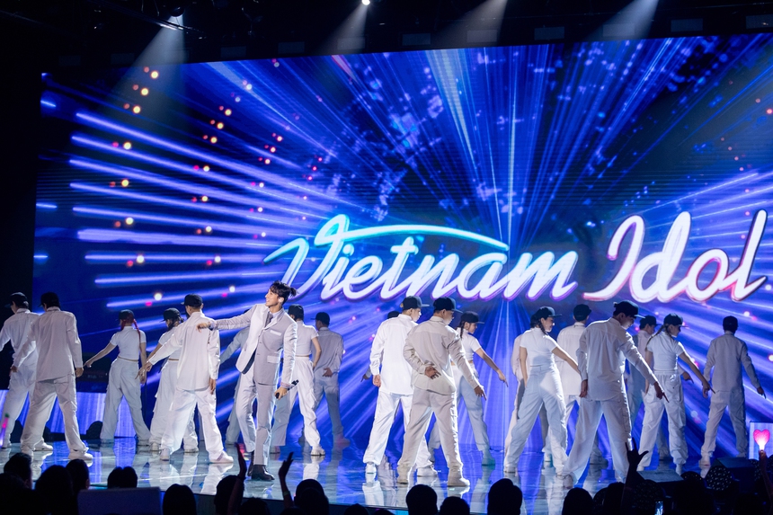 Sơn Tùng M-TP gửi lời ‘đặc biệt’ tới giám khảo Huy Tuấn tại chung kết Vietnam Idol 2023 - Ảnh 4. Sơn Tùng M-TP gửi lời ‘đặc biệt’ tới giám khảo Huy Tuấn tại chung kết Vietnam Idol 2023 - Ảnh 4.