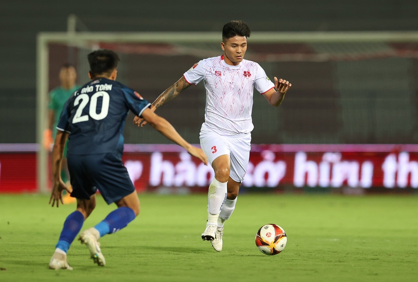 Màn “chào hỏi” sôi động - Ảnh 1.