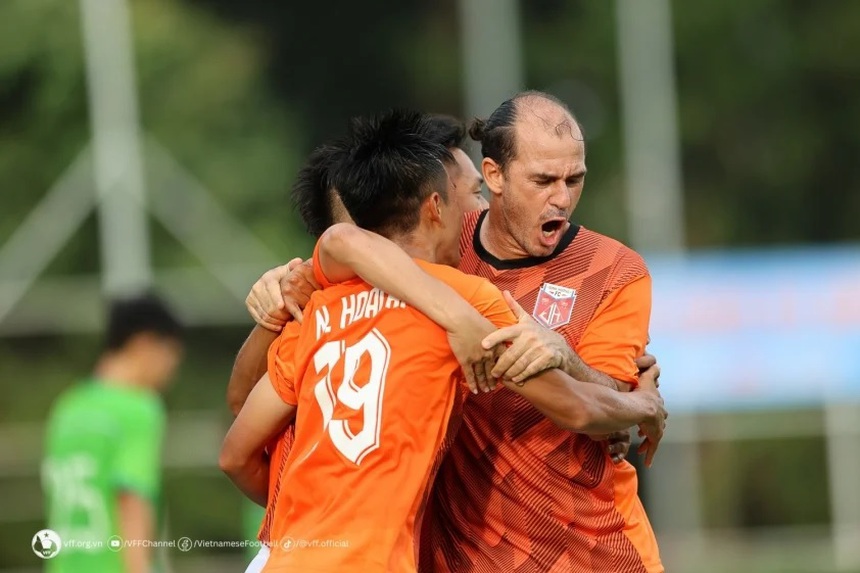 Tin nóng bóng đá Việt sáng 22/10: Huỳnh Như lạc quan dù thua 5 trận liên tiếp, HLV Popov mỉa mai trọng tài - Ảnh 6. Tin nóng bóng đá Việt sáng 22/10: Huỳnh Như lạc quan dù thua 5 trận liên tiếp, HLV Popov mỉa mai trọng tài - Ảnh 6.