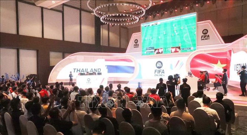Tin nóng bóng đá Việt 22/10 tối: ĐT Việt Nam dự giải AFC eFootball, HLV Kiatisuk có thể rời HAGL - Ảnh 2. Tin nóng bóng đá Việt 22/10 tối: ĐT Việt Nam dự giải AFC eFootball, HLV Kiatisuk có thể rời HAGL - Ảnh 2.