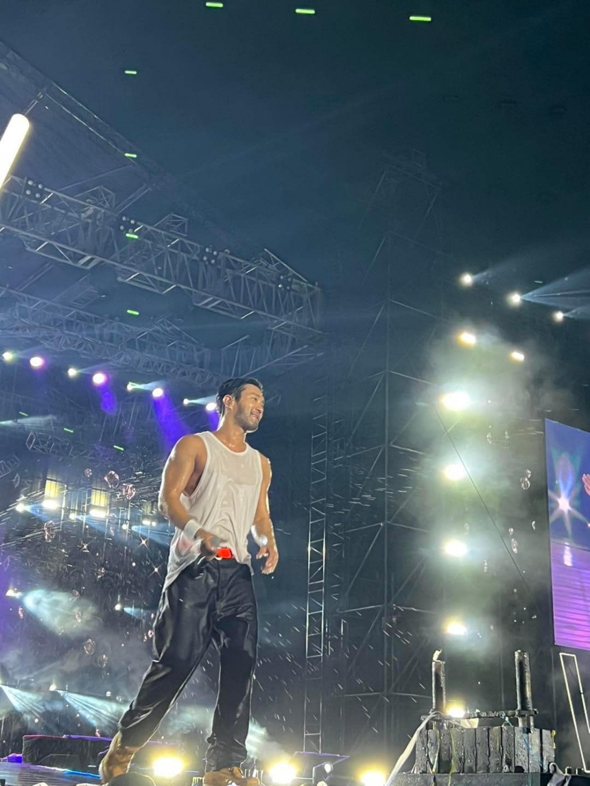 Super Junior, Lee Jong Suk và loạt sao Hàn hết lời khen Việt Nam - Ảnh 2.