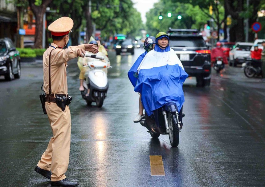 Hà Nội phân luồng giao thông phục vụ thi công các dự án đô thị - Ảnh 1. Hà Nội phân luồng giao thông phục vụ thi công các dự án đô thị - Ảnh 1.