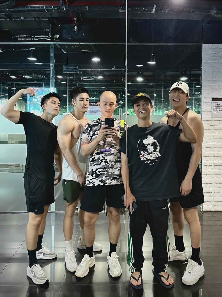 Dàn chị đẹp The New Mentor dự đám cưới Thanh Hằng, bà xã Công Lý bức xúc khi chồng vướng tin đồn thất thiệt - Ảnh 3.