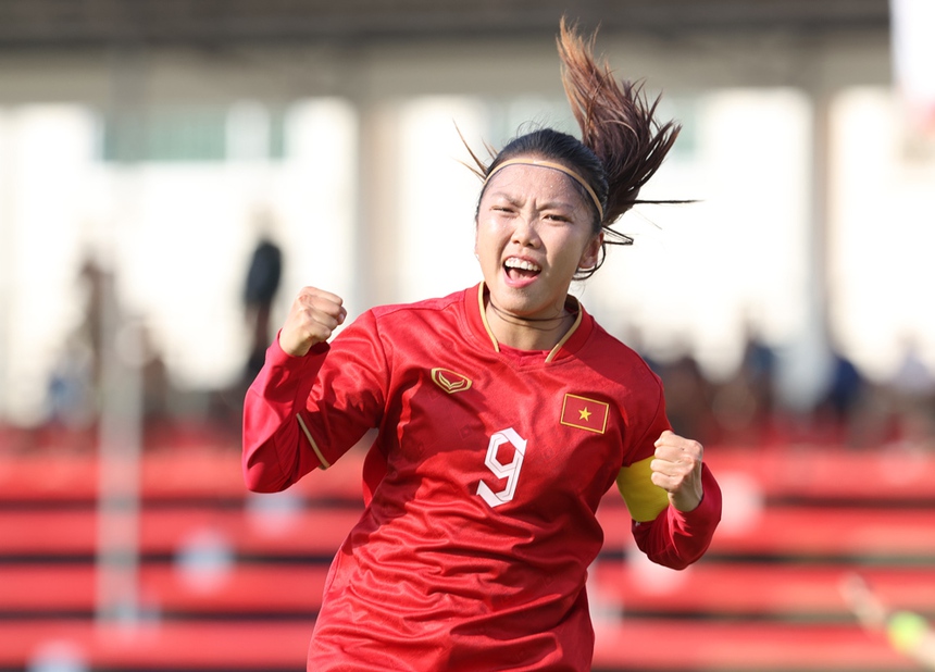 Bình luận: Trong cái bóng Huỳnh Như - Ảnh 1.