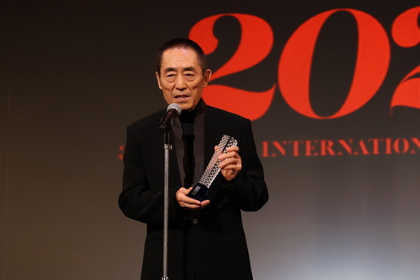 Trương Nghệ Mưu nhận Thành tựu trọn đời tại LHP Tokyo 2023 - Ảnh 2.