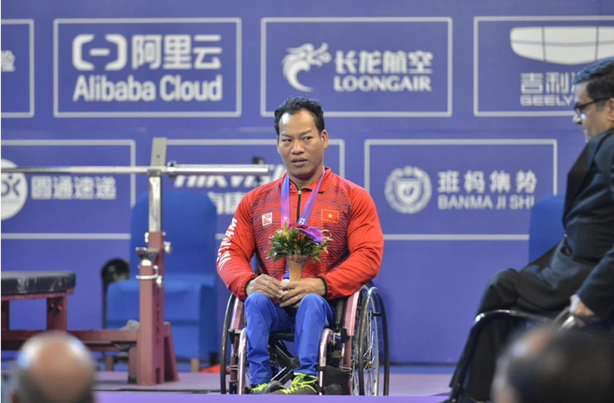 Lực sĩ Lê Văn Công xuất sắc giành HCĐ Asian Para Games 2023. Ảnh: Thái Dương Lực sĩ Lê Văn Công xuất sắc giành HCĐ Asian Para Games 2023. Ảnh: Thái Dương
