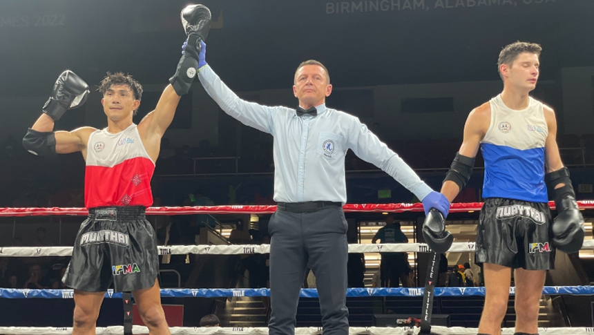 Nguyễn Trần Duy Nhất (trái) chuẩn bị trở lại thi đấu Muay chuyên nghiệp Nguyễn Trần Duy Nhất (trái) chuẩn bị trở lại thi đấu Muay chuyên nghiệp