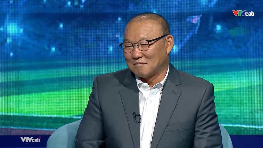 Tin nóng bóng đá Việt sáng 26/10: HLV Park Hang Seo chỉ ra vấn đề của HLV Troussier - Ảnh 2.