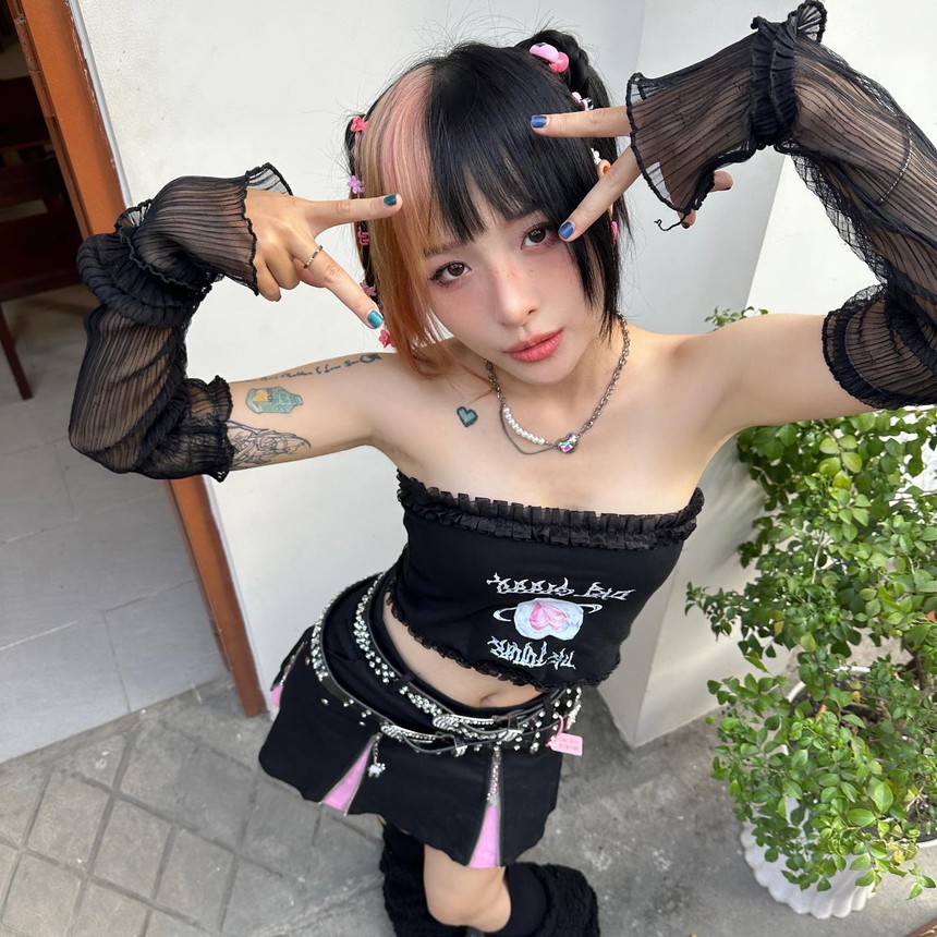 Hot girl Lena: Xuất hiện ngắn ngủi trong 'Biệt dược đen' nhưng được dân mạng truy tìm - Ảnh 4. Hot girl Lena: Xuất hiện ngắn ngủi trong 'Biệt dược đen' nhưng được dân mạng truy tìm - Ảnh 4.