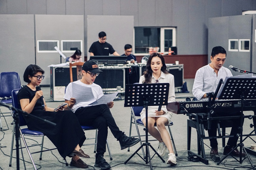 Hồ Quỳnh Hương tập trung toàn bộ tinh thần và sức lực cho liveconcert của Đỗ Bảo  - Ảnh 1.