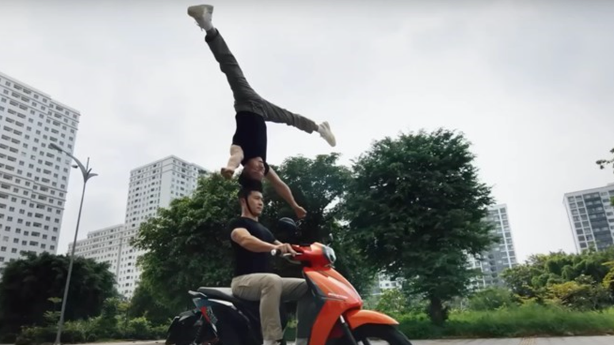 Sẽ làm việc với nghệ sỹ Quốc Cơ, Quốc Nghiệp liên quan đến video quảng cáo - Ảnh 1.