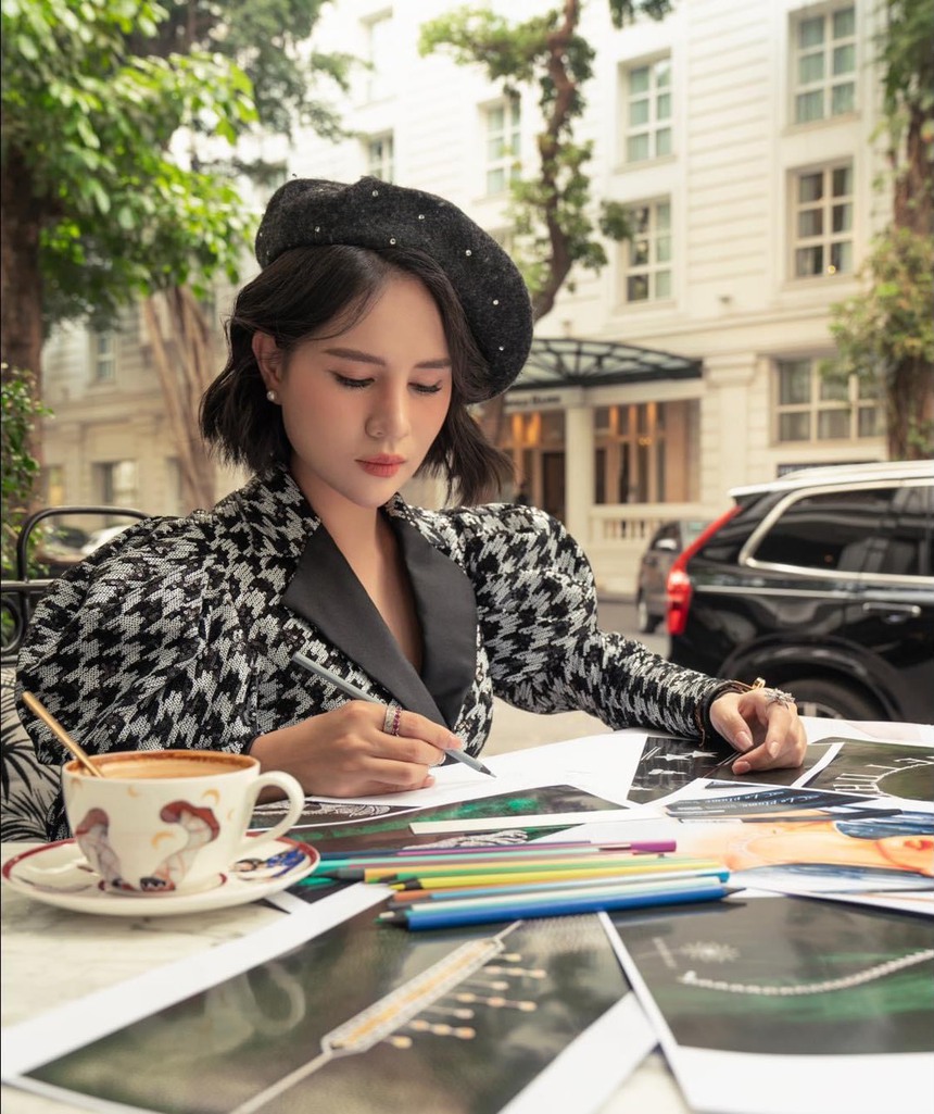 Nhà thiết kế Lê Nguyễn Nhật Linh nhận vinh danh Nhà Thiết kế của năm - Ảnh 2.