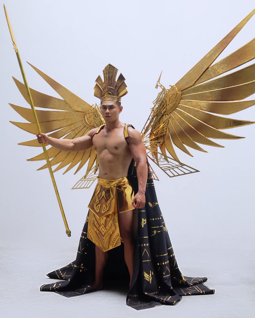 Vĩ Tân mặc trang phục dân tộc ‘Tiếng vọng Đông Sơn’ thi Mister Asian International 2023 - Ảnh 1.