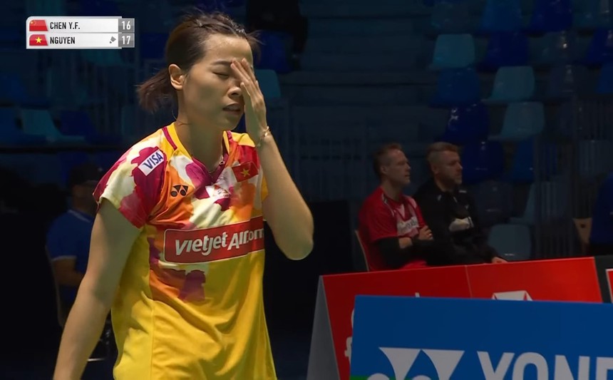 Thấy Thùy Linh lủi thủi một mình, HLV Trung Quốc chỉ đúng điểm yếu chí mạng giúp học trò thắng chóng vánh - Ảnh 2.