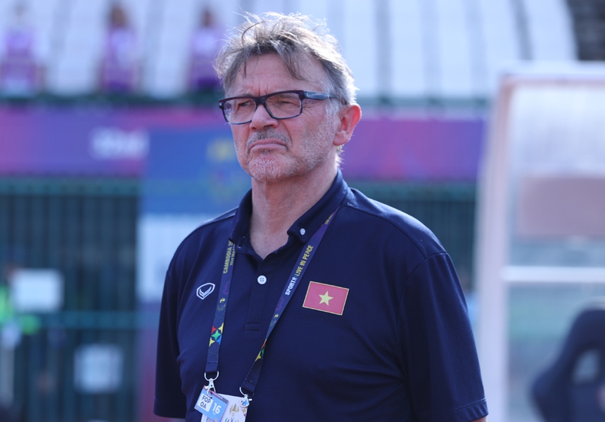 Người quan sát: Ông Troussier cần sự hỗ trợ! - Ảnh 1.