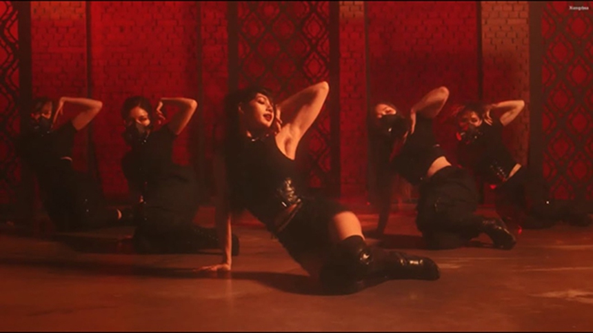 Vũ đạo của Lisa Blackpink trong bài hát 'Tomboy' của Destiny Rogers lại 'gây bão' trên TikTok - Ảnh 3.