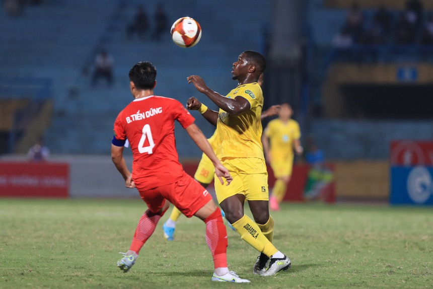 Viettel hoà liên tiếp, tái hiện mùa giải trắng tay  - Ảnh 1.