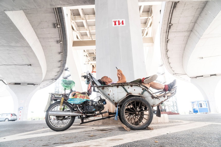 Cuộc đời sau ống kính: 10 năm, vẫn là ông Khỏe - Ảnh 2.