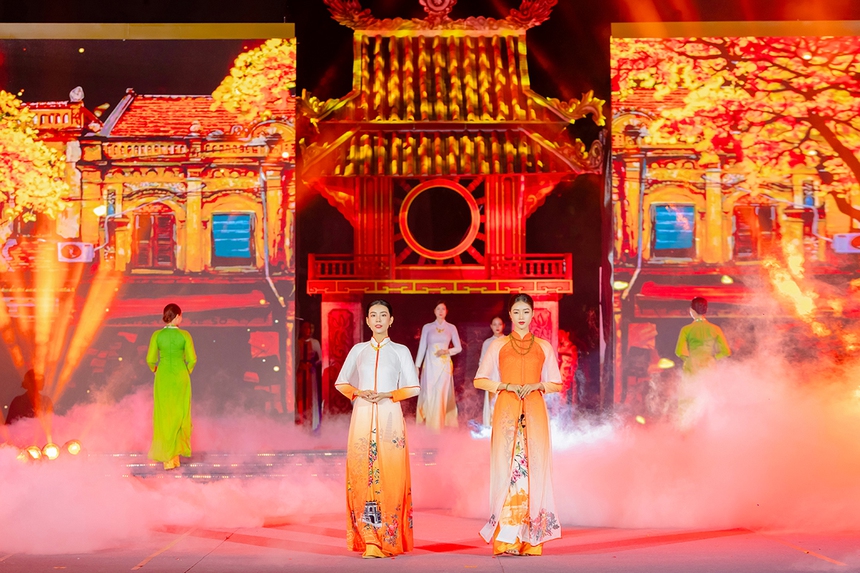 NTK Vũ Thảo Giang kết hợp áo dài với ngọc tạo nên BST 'Minh châu Hà Thành' - Ảnh 7.