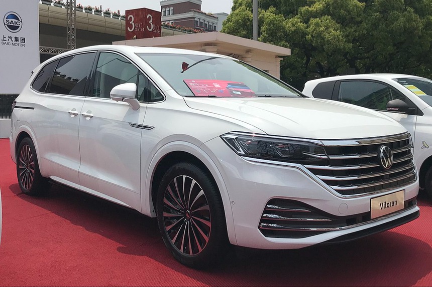 Tin xe hôm nay 28/10: Toyota Camry lướt rao bán lại với giá khó tin, Toyota Yaris Cross nhận hàng loạt ưu đãi - Ảnh 1.