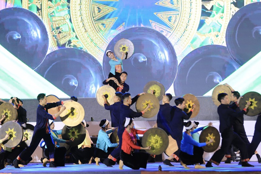 Khai mạc Lễ hội cá tôm sông Đà - Ảnh 6.